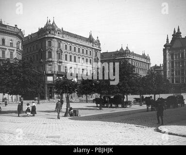 1827 Városház Tér, balra eine Kigyó utca, torkolata szemben a Szabad sajtó út (Eskü) két oldalán ein Klotild paloták. 17881 Fortepan Stockfoto