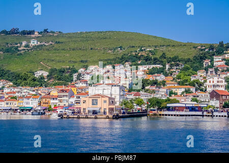 Istanbul, Türkei, 13. Juli 2010: Blick auf den Hafen von Burgazada, einer der Prinzeninseln. Stockfoto