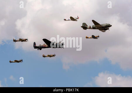 Flypast BBMF in der Royal International Air Tattoo 2018 feiert 100 Jahre der RAF, Stockfoto