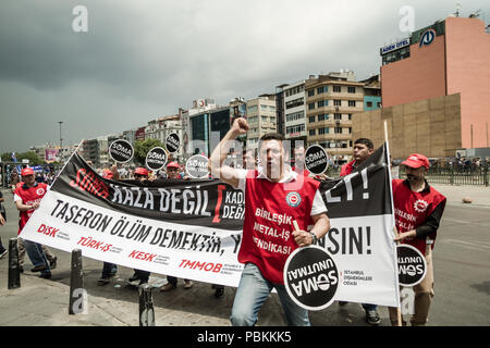 ISTANBUL, Türkei - 25. MAI 2014: Proteste gegen Subunternehmer System nach Soma mine Disaster Stockfoto