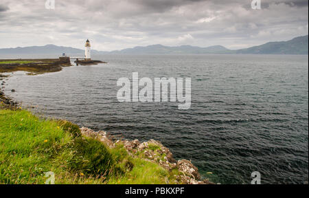 Rubha nan Gall Leuchtturm steht Sentinel am Eingang zu den Klängen von Mull Weg zwischen der Isle of Mull und der Bergigen Ardnamurchan Stockfoto