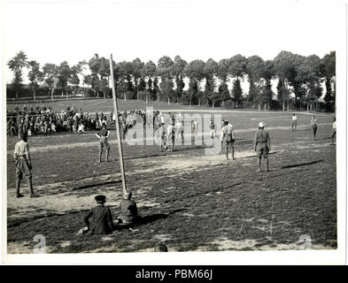 801 indische Kavallerie spielen Fußball auf der Vorderseite Estrée Blanche, Frankreich (Foto 24-135) Stockfoto