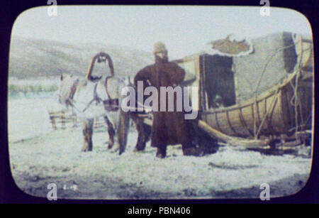 990 Mann stand neben Pferdekutschen Schlitten LCCN 2004708096 Stockfoto