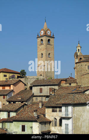 Monforte d'Alba, eine Stadt oder Gemeinde in der Provinz Vercelli in der Region Piemont in Norditalien. Stockfoto