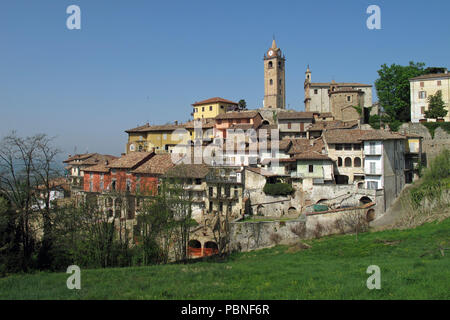 Monforte d'Alba, eine Stadt oder Gemeinde in der Provinz Vercelli in der Region Piemont in Norditalien. Stockfoto