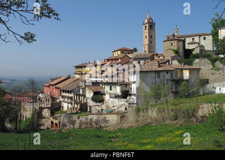 Monforte d'Alba, eine Stadt oder Gemeinde in der Provinz Vercelli in der Region Piemont in Norditalien. Stockfoto