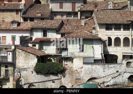 Monforte d'Alba, eine Stadt oder Gemeinde in der Provinz Vercelli in der Region Piemont in Norditalien. Stockfoto