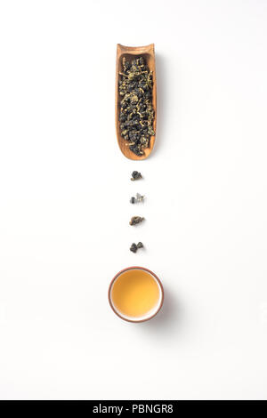 Asien Kultur und Design Konzept - frische Taiwan oolong Tee und Teekanne Stockfoto