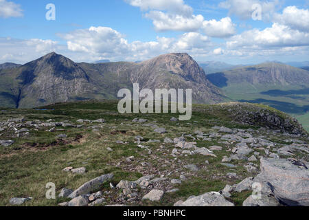 Die Schottischen Berge Munro Stob Buachaille Etive Dearg auf Mehr aus der Corbett Beinn Mhic Chasgaig Glen Coe, Scottish Highlands, Schottland, Großbritannien. Stockfoto