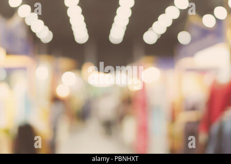 Blur Bild Hintergrund von Menschen in Shopping Mall. Stockfoto
