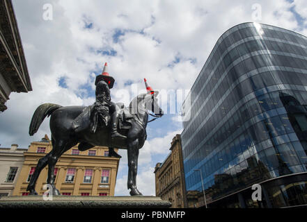 Der Pferdesport Wellington Statue ist eine Statue von Arthur Wellesley, 1. Herzog von Wellington, auf der Royal Exchange Square, Glasgow, Schottland. Stockfoto