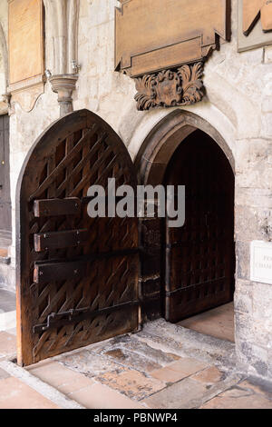 LONDON, ENGLAND - 20. JULI 2016: Chapter House, Westminster Abbey (Stiftskirche St. Peter in Westminster), UNESCO Weltkulturerbe Stockfoto