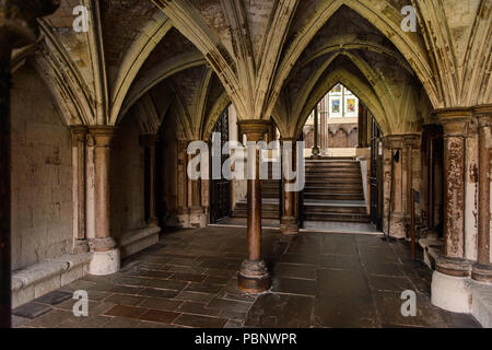 LONDON, ENGLAND - 20. JULI 2016: Chapter House, Westminster Abbey (Stiftskirche St. Peter in Westminster), UNESCO Weltkulturerbe Stockfoto