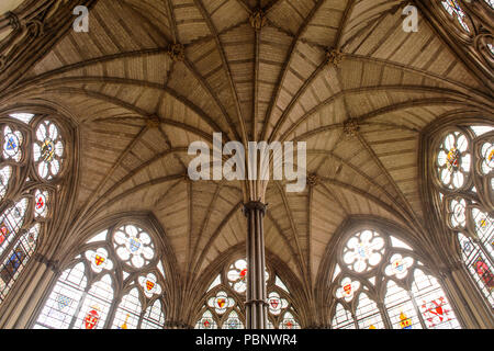 LONDON, ENGLAND - 20. JULI 2016: Chapter House, Westminster Abbey (Stiftskirche St. Peter in Westminster), UNESCO Weltkulturerbe Stockfoto