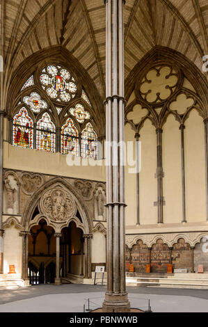 LONDON, ENGLAND - 20. JULI 2016: Chapter House, Westminster Abbey (Stiftskirche St. Peter in Westminster), UNESCO Weltkulturerbe Stockfoto