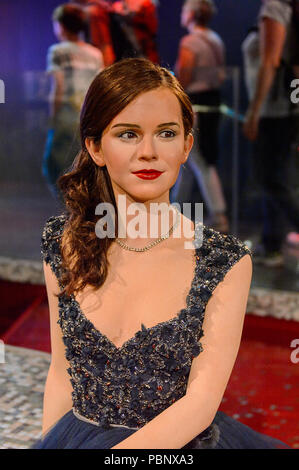 LONDON, ENGLAND - Juli 22, 2016: Emma Watson, bekannt durch Harry Potter Film Serie, Madame Tussauds Wax Museum. Es ist eine große Touristenattraktion in Lond Stockfoto