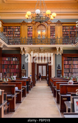 LONDON, ENGLAND - Juli 23, 2016: National Art Library, Victoria and Albert Museum, London. Es wurde im Jahre 1852 gegründet. Stockfoto