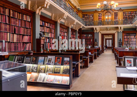 LONDON, ENGLAND - Juli 23, 2016: National Art Library, Victoria and Albert Museum, London. Es wurde im Jahre 1852 gegründet. Stockfoto