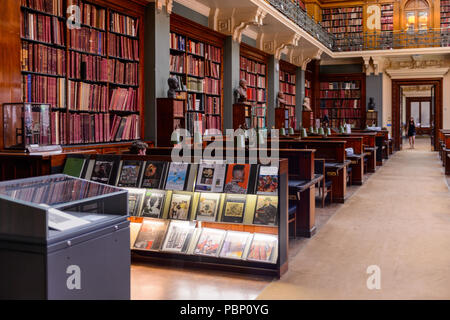 LONDON, ENGLAND - Juli 23, 2016: National Art Library, Victoria and Albert Museum, London. Es wurde im Jahre 1852 gegründet. Stockfoto