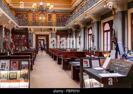LONDON, ENGLAND - Juli 23, 2016: National Art Library, Victoria and Albert Museum, London. Es wurde im Jahre 1852 gegründet. Stockfoto