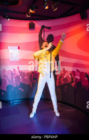 AMSTERDAM, NIEDERLANDE - Jun 1, 2015: Freddy Mercury, der Sänger, Madame Tussauds Museum in Amsterdam. Marie Tussaud wurde als Marie Grosholtz in 17 geboren Stockfoto