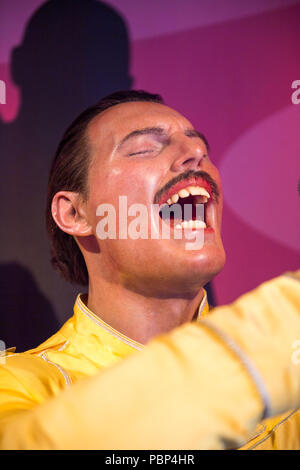 AMSTERDAM, NIEDERLANDE - Jun 1, 2015: Freddy Mercury, der Sänger, Madame Tussauds Museum in Amsterdam. Marie Tussaud wurde als Marie Grosholtz in 17 geboren Stockfoto