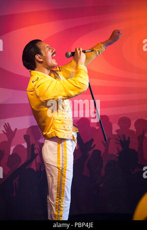 AMSTERDAM, NIEDERLANDE - Jun 1, 2015: Freddy Mercury, der Sänger, Madame Tussauds Museum in Amsterdam. Marie Tussaud wurde als Marie Grosholtz in 17 geboren Stockfoto