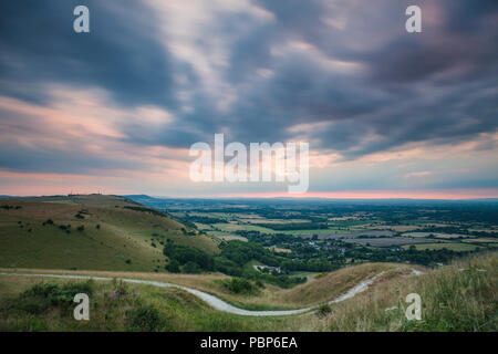 Sommerabend auf der South Downs in der Nähe von Brighton, East Sussex, England. Stockfoto