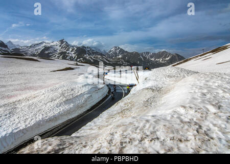 Kleinen St. Bernhard Pass Juni 2018 Schnee Col du Petit Saint Bernard von La Risiére Rhone Alpes Savoie Frankreich im Aostatal in Italien Stockfoto