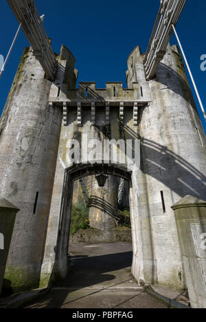 Anzeigen von Conwy Castle vom Ende der berühmten Hängebrücke, Conwy, North Wales, UK. Stockfoto