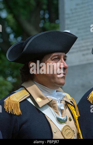 Mann in Uniform der amerikanischen Unabhängigkeit reenact, Lexington Schlacht Grün, Lexington, Middlesex County, Massachusetts, USA Stockfoto