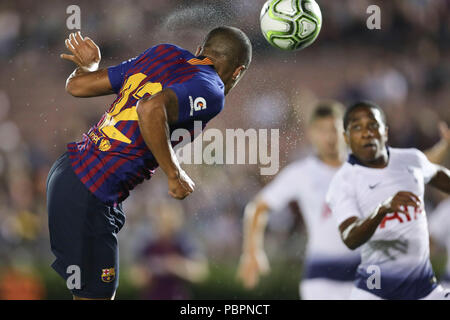 Juli 28, 2018: der FC Barcelona Mittelfeldspieler Rafinha (12.) versucht, einen Ball auf Ziel zu Kopf im Spiel zwischen dem FC Barcelona und Tottenham Hotspur, Internationale Champions Cup, Rose Bowl, Pasadena, CA. USA. Fotograf: Peter Joneleit Stockfoto