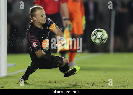 Juli 28, 2018: Barcelona Torhüter Jasper Cillessen (13) Macht ein Speichern auf einen Schuß auf Ziel beim Elfmeterschießen im Spiel zwischen dem FC Barcelona und Tottenham Hotspur, Internationale Champions Cup, Rose Bowl, Pasadena, CA. USA. Fotograf: Peter Joneleit Stockfoto