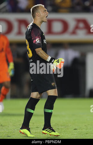 Juli 28, 2018: Barcelona Torhüter Jasper Cillessen (13) Schreie in der Feier nach einem Stopp beim Elfmeterschießen im Spiel zwischen dem FC Barcelona und Tottenham Hotspur, Internationale Champions Cup, Rose Bowl, Pasadena, CA. USA. Fotograf: Peter Joneleit Stockfoto