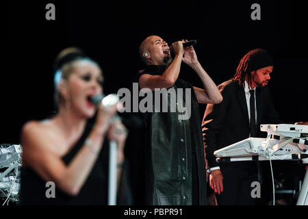 Cartagena, Spanien. 28. Juli 2018. Britische Musik Band, The Human League, während seine Leistung bei La Mar De Musicas Festival. © ABEL F. ROS/Alamy leben Nachrichten Stockfoto