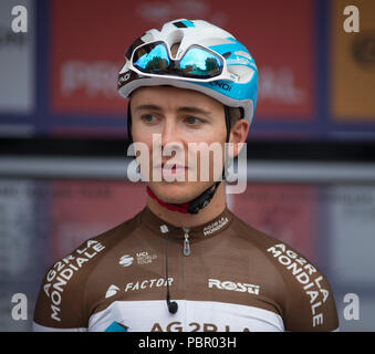 Horse Guards Parade, London, UK. 29. Juli, 2018. In Großbritannien ist nur Männer UCI Welttournee Rennen für Rennen starten in Central London mit den Fahrern und Teams zu den Zuschauern vorgestellt. Foto: AG2R La Mondiale Pro Cycling Team. Credit: Malcolm Park/Alamy Leben Nachrichten. Stockfoto