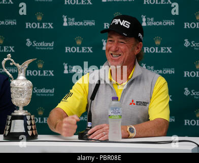 29. Juli 2018, Old Course in St Andrews, St Andrews, Schottland; Die 2018 Senior Open-Meisterschaften, 4. Runde, Miguel Angel Jimenez (ESP) spricht mit den Medien nachdem er das Turnier mit einem Score von 12 unter Par Stockfoto