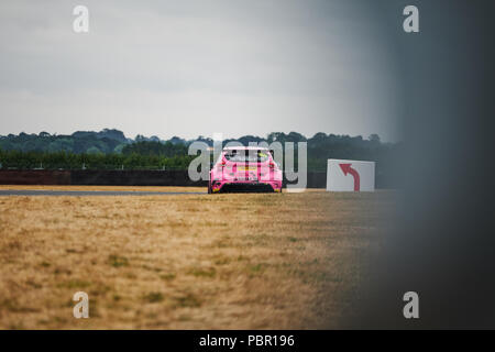 Norwich, Norfolk, Großbritannien. 29. Juli, 2018. BTCC Rennfahrer Sam Tordoff und JCT 600 mit GardX Laufwerke während der Dunlop MSA British Touring Car Championship in Snetterton Indy Circuit. Foto: Gergo Toth/Alamy leben Nachrichten Stockfoto