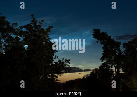 Killearn, Stirling, Schottland, UK - 29. Juli 2018: UK Wetter - Nachtleuchtende Wolken oder in der Nacht Leuchtende Wolken in der oberen Atmosphäre sichtbar in Killearn, Stirlingshire. Credit: Kay Roxby/Alamy leben Nachrichten Stockfoto