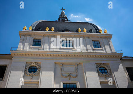 Details der Kuppel des Grand Hotel Dieu nach der Renovierung 2018 in Lyon Frankreich Stockfoto