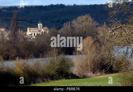 AJAXNETPHOTO. ILE SAINT MARTIN, Frankreich. - Binnenschifffahrt - LA SEINE - Blick nach Norden. Die KÜNSTLER CLAUDE MONET (1840-1926), ein Gemälde von dieser Ansicht mit dem Titel 'SENTIER DANS LES COQUELICOTS, ILE SAINT MARTIN" im Jahr 1880. Foto: Jonathan Eastland/AJAX REF: D 162603 773 Stockfoto