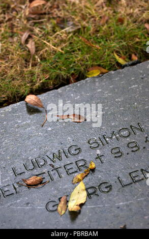 AJAXNETPHOTO. FRICOURT, Somme, Picardie, Frankreich. - Grab stein IN DEN DEUTSCHEN FRIEDHOF GERADE AUSSERHALB DES DORFES. Foto: Jonathan Eastland/AJAX REF: D 52110/654 Stockfoto