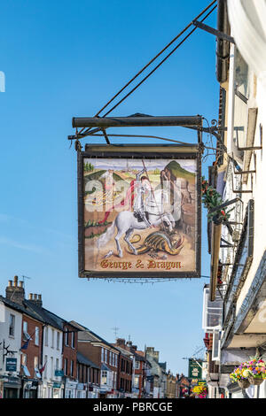 George und Dragon pub Schild in Salisbury GROSSBRITANNIEN Stockfoto