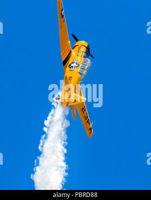 North American Aviation T-6 Texan; SNJ-5; Harriett Alexander Feld; Air Show; Salida, Colorado, USA Stockfoto