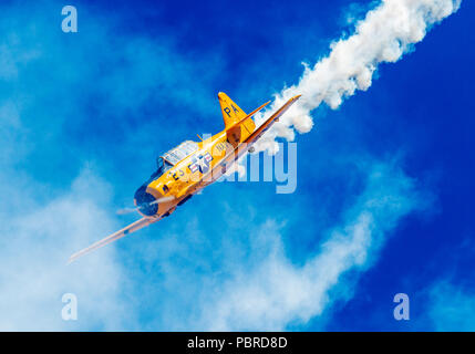 North American Aviation T-6 Texan; SNJ-5; Harriett Alexander Feld; Air Show; Salida, Colorado, USA Stockfoto