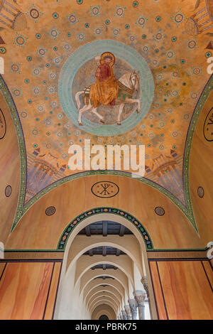 Die Fresken in den Arkaden, Eingang Ostseite, Friedhof Nordfriedhof, Ungererstr., München, Oberbayern, Bayern, Deutschland Stockfoto