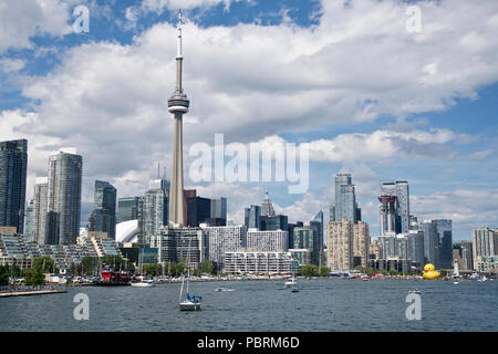 Blick auf Toronto Stadtbild vom Lake Ontario Stockfoto