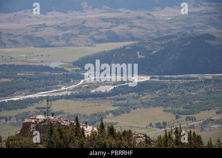 An der Spitze des Rendezvous Mountain, in der Teton Village, Jackson Hole, Wyoming, USA, in der Nähe von corbet Kabine Cafe. Ein wunderschöner Blick über den Snake River Stockfoto