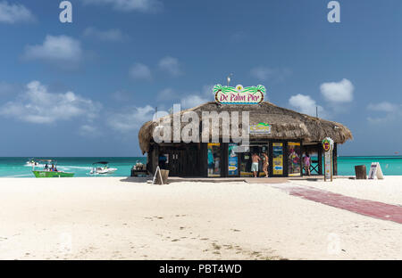 De Palm Pier Strandbar und Restaurant, Palm Beach, Aruba, Karibik Stockfoto