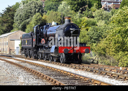 Dampflokomotive GWR Manor Klasse keine 7827 Lydham Manor in Kingswear Station an der Dartmouth Steam Railway Stockfoto